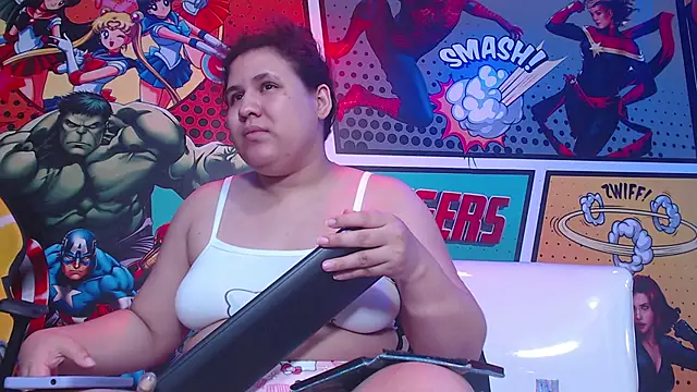 Snapshot of candy_hairy chatting on April 16, 3:51 am candy hairy online show from April 16, 3:51 am