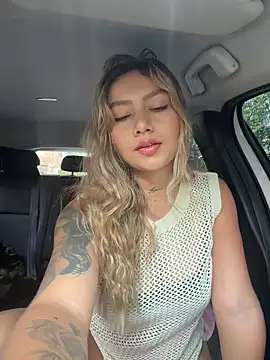 amanda-medrano1 online show from May 19, 2:01 pm