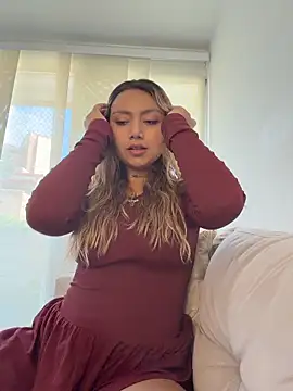amanda-medrano1 online show from May 20, 3:29 pm