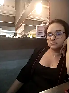 Snapshot of WasabiiiiiiChan24 chatting on October 18, 2:25 am WasabiiiiiiChan24 online show from October 18, 2:25 am