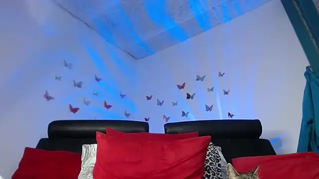 Snapshot of Sexy-Favgirl chatting on March 6, 11:23 pm Sexy-Favgirl online show from March 6, 11:23 pm