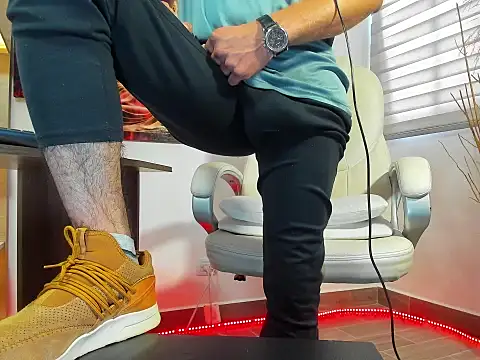 Snapshot of alessandro_wye chatting on February 23, 2:46 pm alessandro wye online show from February 23, 2:46 pm