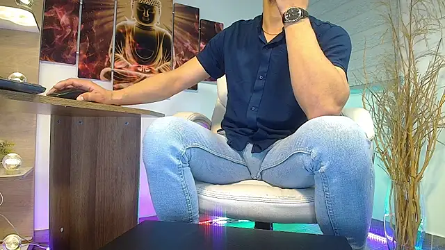 Snapshot of alessandro_wye chatting on March 18, 4:47 am alessandro wye online show from March 18, 4:47 am
