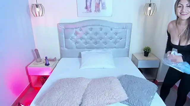 escarleth   online show from December 1, 2:11 pm