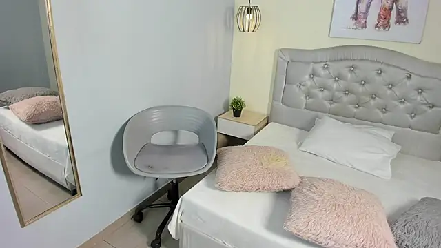 Snapshot of escarleth__ chatting on February 27, 1:44 pm escarleth online show from February 27, 1:44 pm