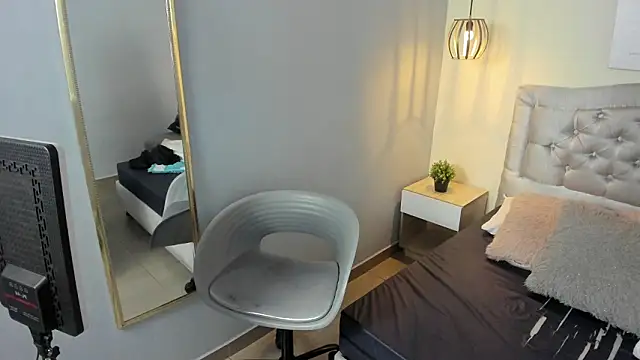 Snapshot of escarleth__ chatting on March 3, 1:50 pm escarleth online show from March 3, 1:50 pm