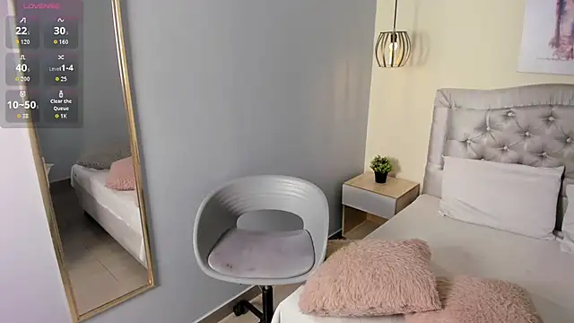 Snapshot of escarleth__ chatting on March 18, 11:46 am escarleth online show from March 18, 11:46 am