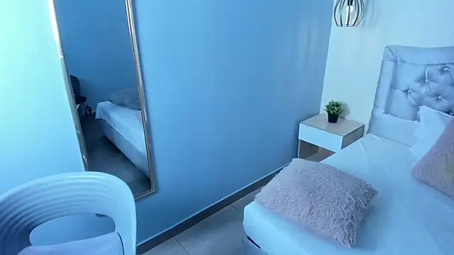 Snapshot of escarleth__ chatting on March 20, 11:59 am escarleth online show from March 20, 11:59 am