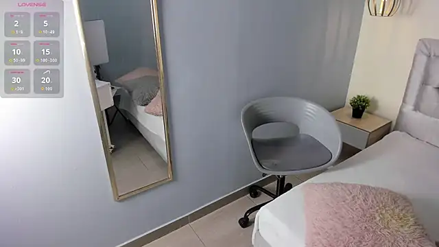 Snapshot of escarleth__ chatting on March 25, 1:50 pm escarleth online show from March 25, 1:50 pm