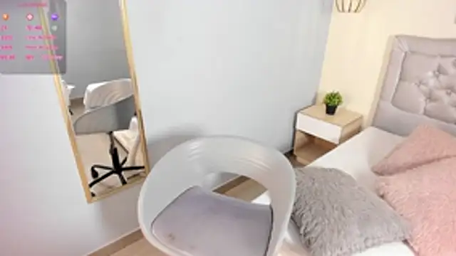 escarleth   online show from July 7, 1:59 pm