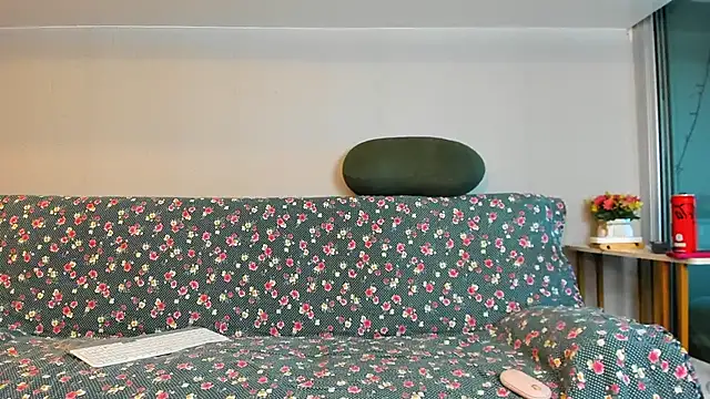 Snapshot of Tinabell22 chatting on March 31, 5:30 am Tinabell22 online show from March 31, 5:30 am