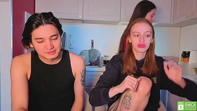 Snapshot of fcjuicy_pussy chatting on February 15, 10:14 am fcjuicy pussy online show from February 15, 10:14 am