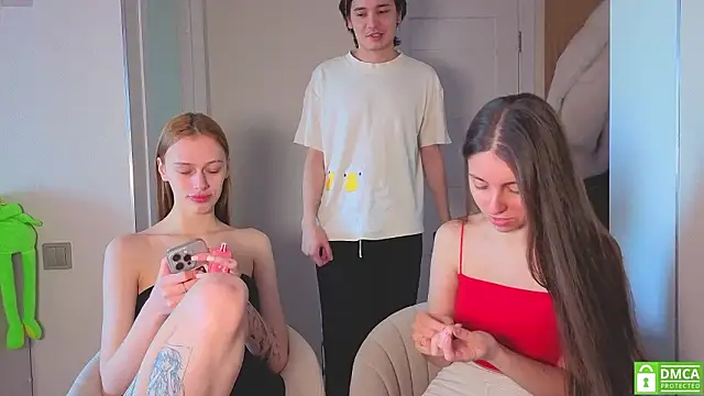 Snapshot of fcjuicy_pussy chatting on February 25, 10:47 am fcjuicy pussy online show from February 25, 10:47 am