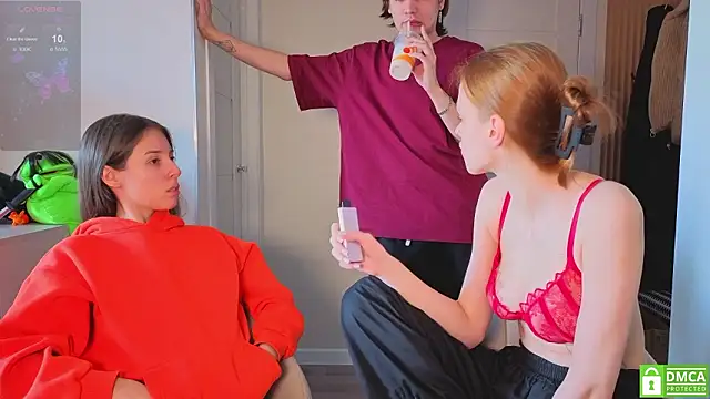 Snapshot of fcjuicy_pussy chatting on March 11, 8:31 am fcjuicy pussy online show from March 11, 8:31 am