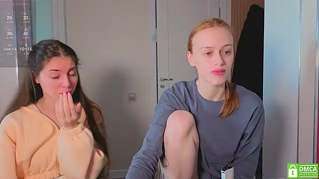 Snapshot of fcjuicy_pussy chatting on April 1, 5:52 am fcjuicy pussy online show from April 1, 5:52 am