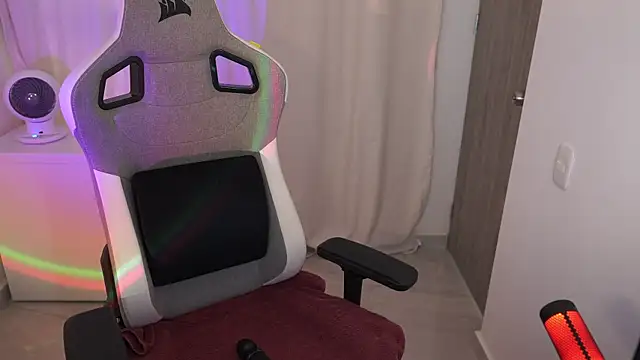 Snapshot of anyacutex chatting on September 30, 7:52 pm anyacutex online show from September 30, 7:52 pm