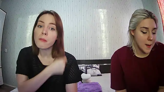 Snapshot of ChrisGirls chatting on January 30, 2:15 pm ChrisGirls online show from January 30, 2:15 pm