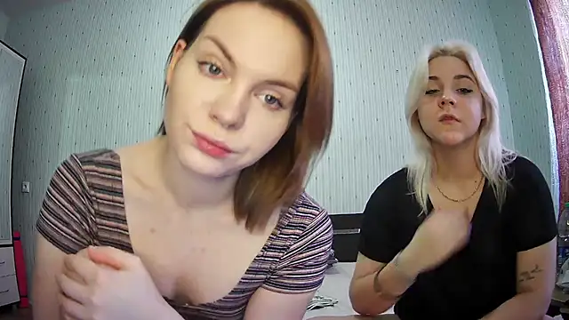 Snapshot of ChrisGirls chatting on February 27, 10:26 am ChrisGirls online show from February 27, 10:26 am