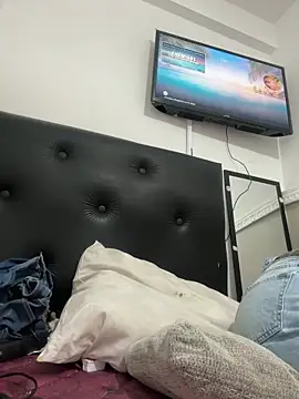 Snapshot of Zairaisak chatting on February 8, 2:37 am Zairaisak online show from February 8, 2:37 am