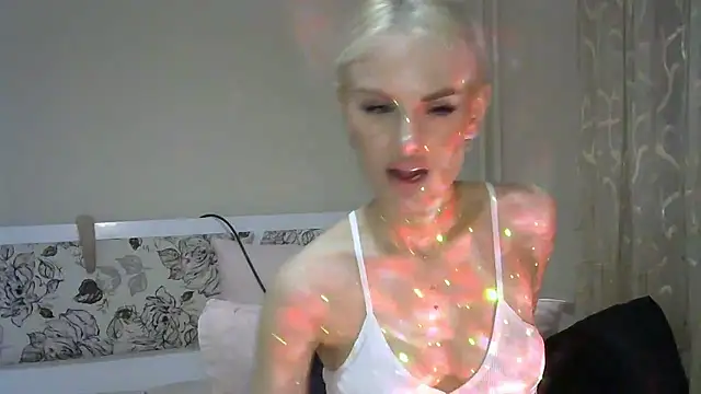 mirayx online show from December 3, 5:45 pm