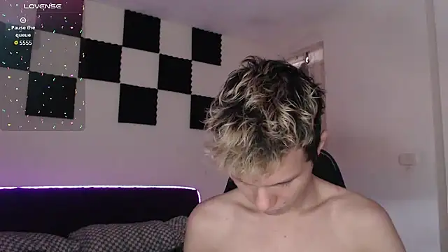 Snapshot of bryamado69 chatting on September 27, 3:39 pm bryamado69 online show from September 27, 3:39 pm