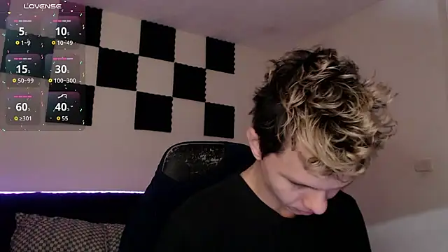 Snapshot of bryamado69 chatting on September 28, 12:43 pm bryamado69 online show from September 28, 12:43 pm