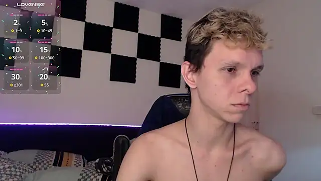 Snapshot of bryamado69 chatting on October 7, 12:46 pm bryamado69 online show from October 7, 12:46 pm