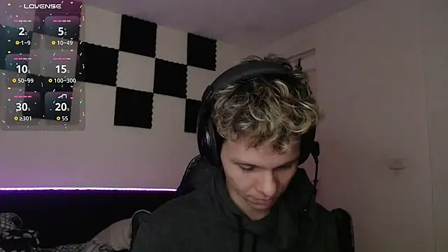 Snapshot of bryamado69 chatting on October 8, 3:04 am bryamado69 online show from October 8, 3:04 am