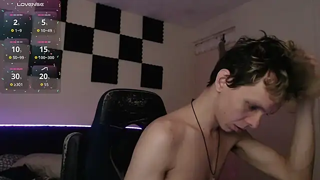 Snapshot of bryamado69 chatting on October 8, 11:02 pm bryamado69 online show from October 8, 11:02 pm