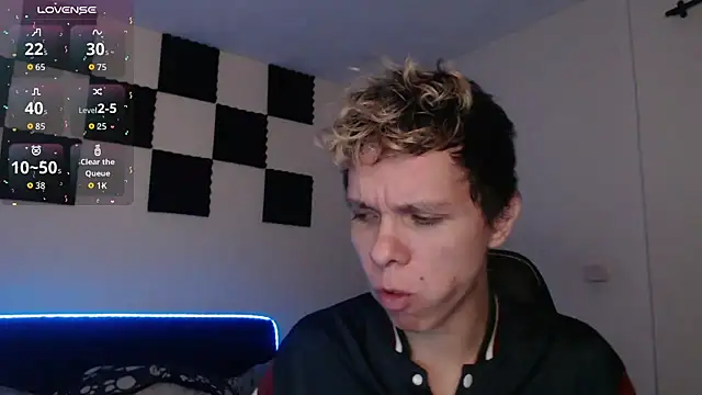 Snapshot of bryamado69 chatting on October 14, 2:12 am bryamado69 online show from October 14, 2:12 am