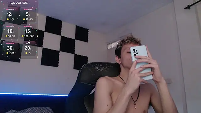 Snapshot of bryamado69 chatting on October 14, 2:18 pm bryamado69 online show from October 14, 2:18 pm