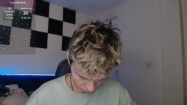 Snapshot of bryamado69 chatting on October 19, 3:18 am bryamado69 online show from October 19, 3:18 am