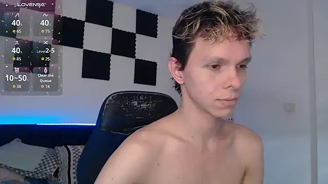 Snapshot of bryamado69 chatting on October 23, 7:01 pm bryamado69 online show from October 23, 7:01 pm