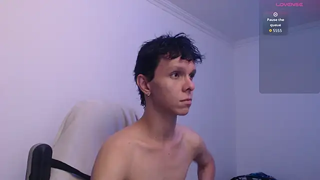 bryamado69 online show from April 24, 8:11 pm