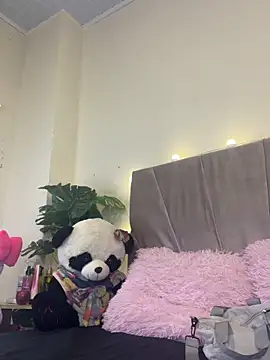 Antonellasmith00 online show from February 5, 1:05 pm