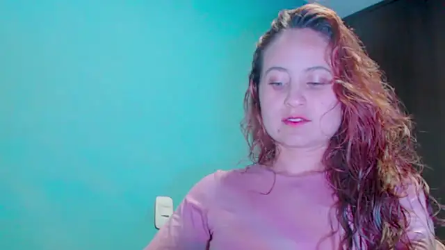zoe jones3 online show from February 1, 11:37 pm