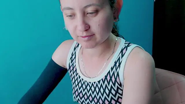zoe jones3 online show from February 4, 1:38 pm