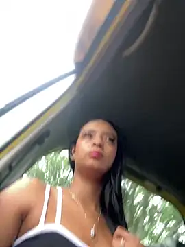 Laura fernandezII online show from January 9, 1:02 pm