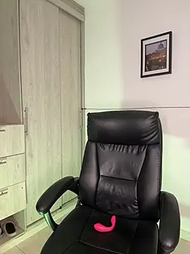 Laura fernandezII online show from March 14, 2:17 am