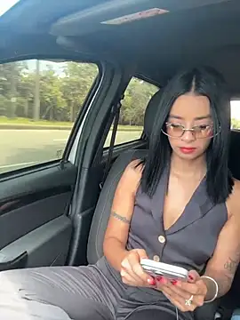 Laura fernandezII online show from May 7, 5:40 pm