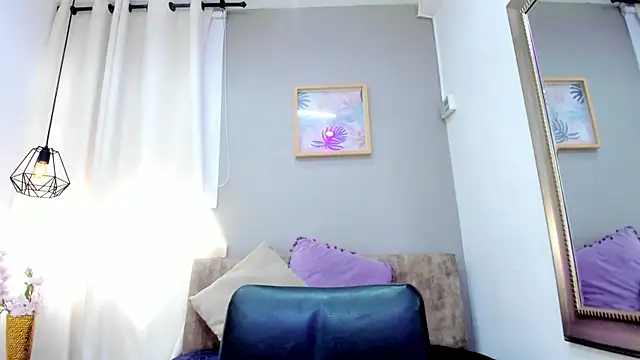 Snapshot of LenaRuiz_ chatting on February 19, 3:16 pm LenaRuiz online show from February 19, 3:16 pm