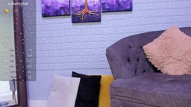 Snapshot of LenaRuiz_ chatting on March 10, 3:09 pm LenaRuiz online show from March 10, 3:09 pm