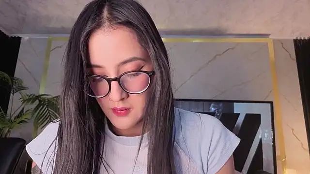 Princess Violett online show from May 7, 2:55 pm