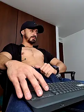 MAXIMUS MASTE3 online show from March 7, 9:27 pm