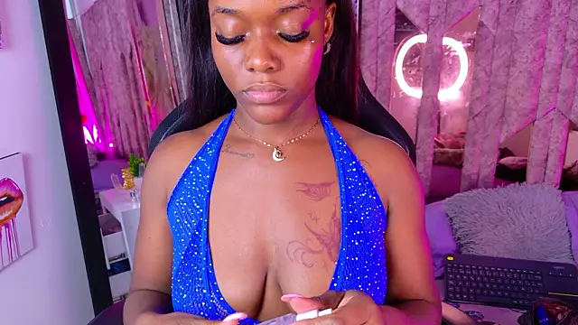 Snapshot of SarahBrunet chatting on March 22, 3:48 pm SarahBrunet online show from March 22, 3:48 pm