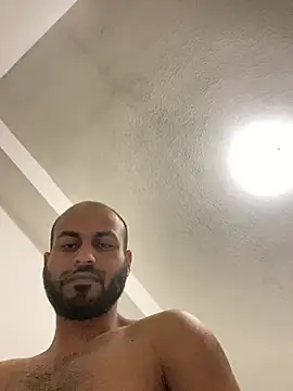 Snapshot of islandvybee55 chatting on January 5, 4:47 am islandvybee55 online show from January 5, 4:47 am