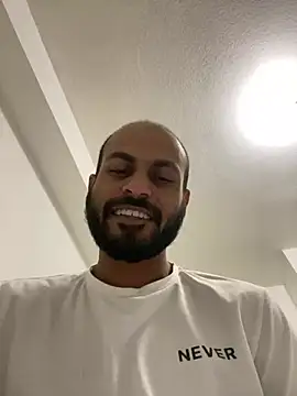 Snapshot of islandvybee55 chatting on January 12, 1:53 am islandvybee55 online show from January 12, 1:53 am