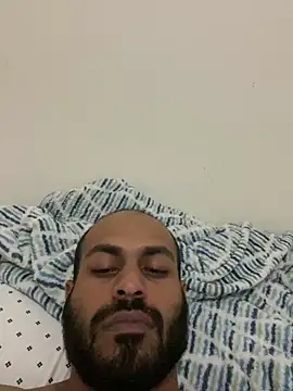 Snapshot of islandvybee55 chatting on January 15, 12:30 am islandvybee55 online show from January 15, 12:30 am