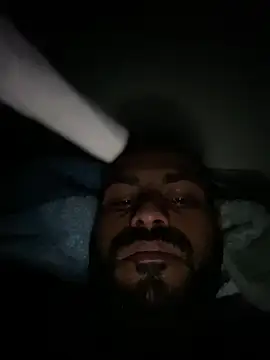 Snapshot of islandvybee55 chatting on January 31, 8:32 am islandvybee55 online show from January 31, 8:32 am