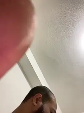 Snapshot of islandvybee55 chatting on February 9, 4:36 am islandvybee55 online show from February 9, 4:36 am